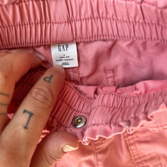 Old Navy pink pull on cargo pants. - Picture 2 of 3